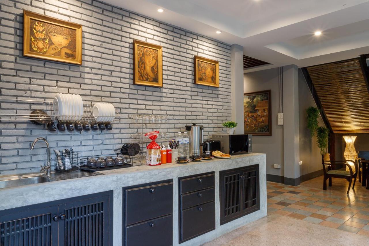 Hostel One Art And Gallery Чиангмай Экстерьер фото