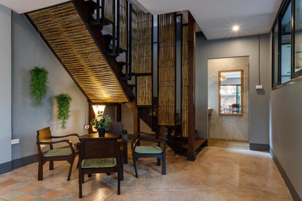 Hostel One Art And Gallery Чиангмай Экстерьер фото