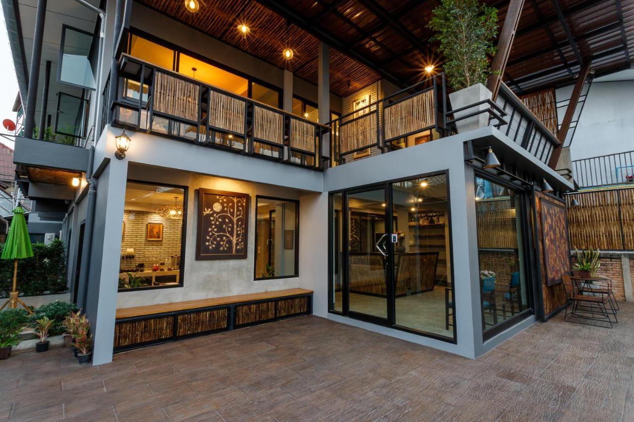 Hostel One Art And Gallery Чиангмай Экстерьер фото