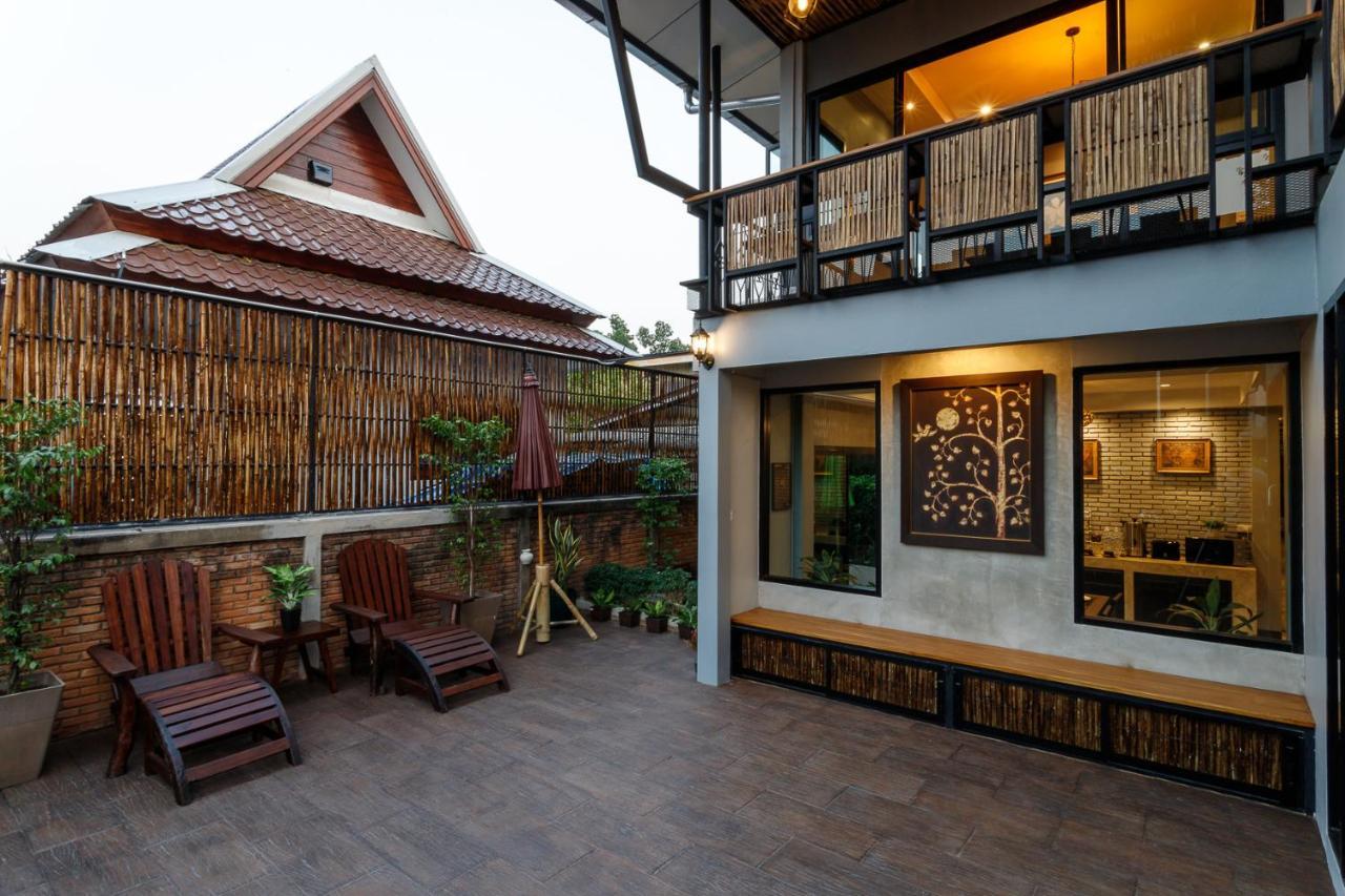Hostel One Art And Gallery Чиангмай Экстерьер фото
