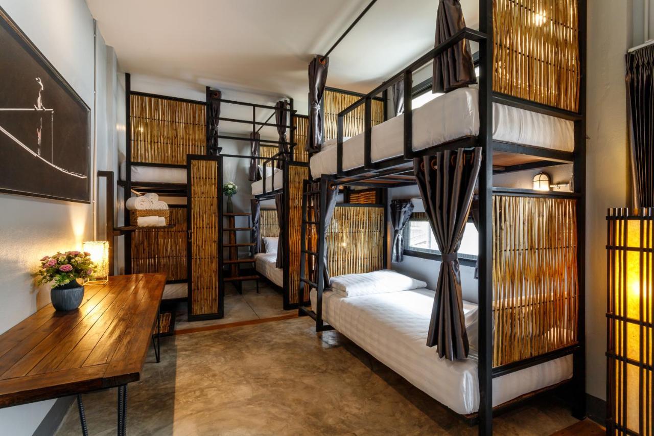 Hostel One Art And Gallery Чиангмай Экстерьер фото