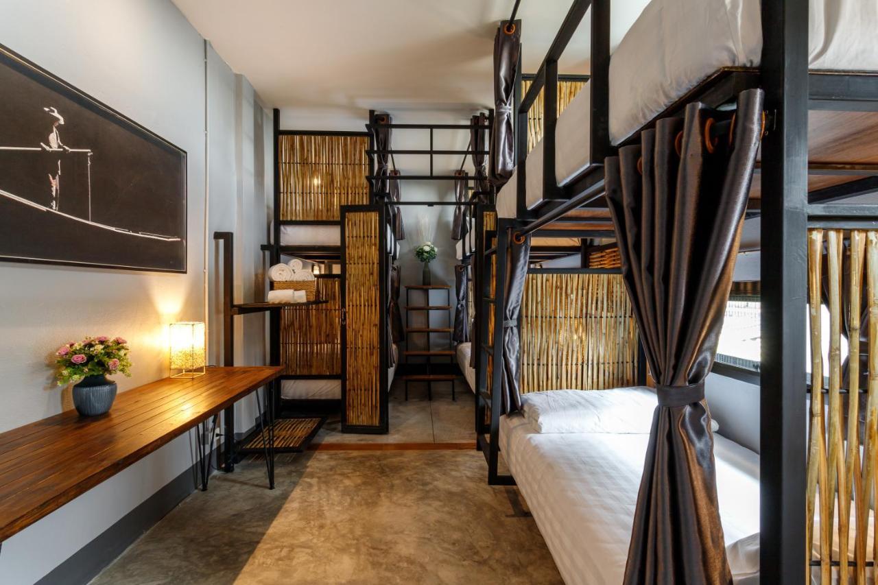 Hostel One Art And Gallery Чиангмай Экстерьер фото