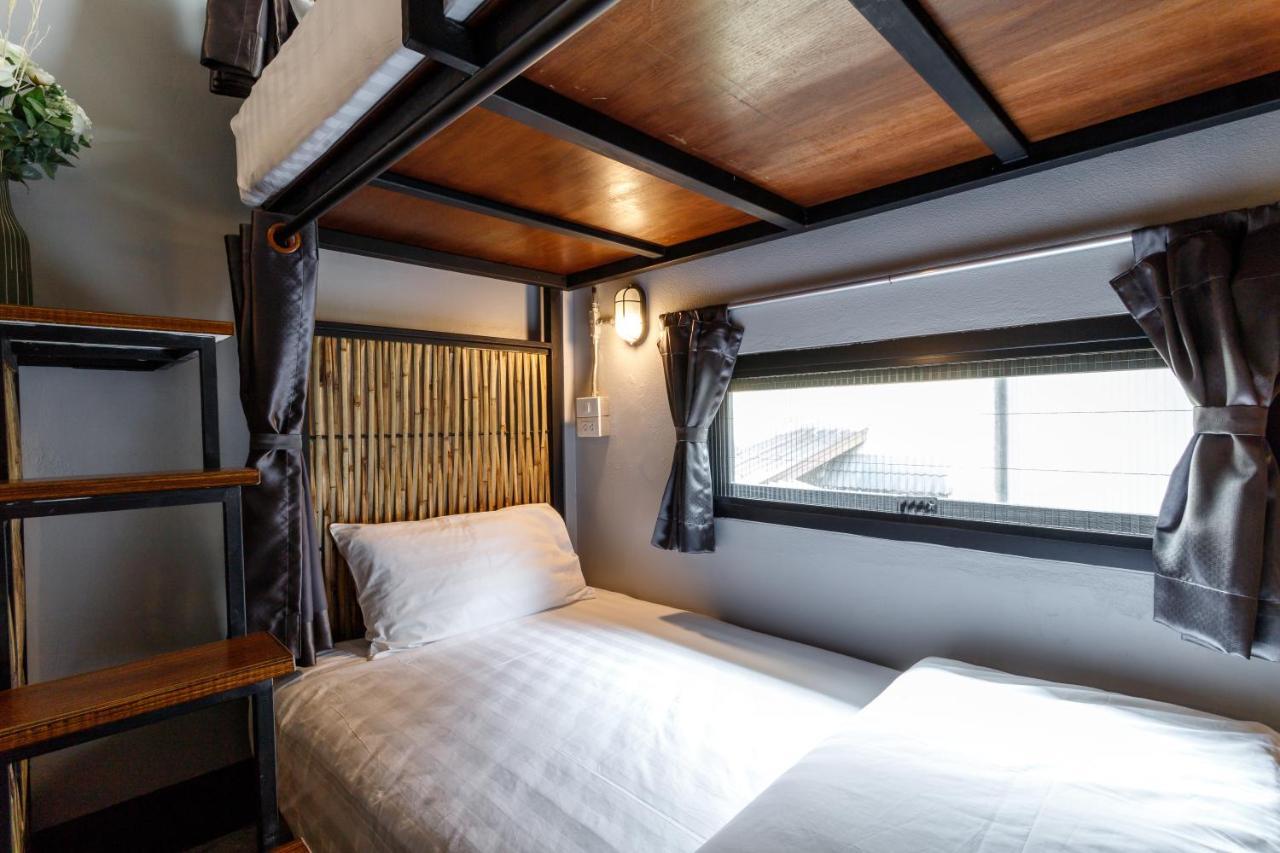 Hostel One Art And Gallery Чиангмай Экстерьер фото
